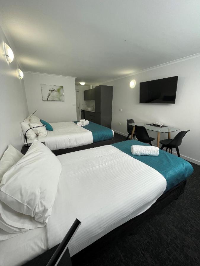 Bridge Motor Motel 4*